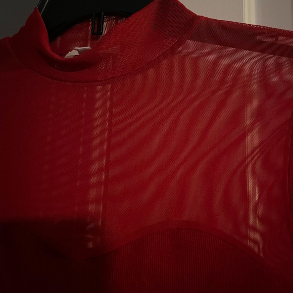 Red Holiday Mesh Long Sleeve Shirt Women’s Size XS - brand new never worn - Picture 3 of 7
